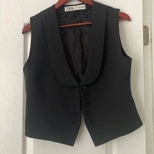 Zara vest sz Large. Fully lined, buttons up